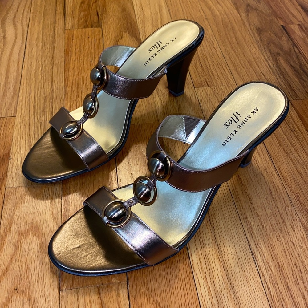 Heeled sandal